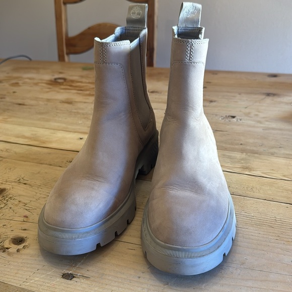 Lightly worn Timberland Chelsea Boots, size 10 - Picture 3 of 8